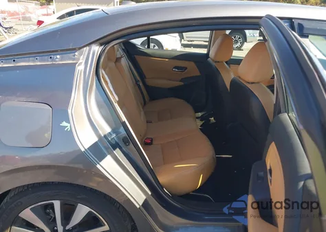 2021 Nissan Sentra Sv Xtronic Cvt z USA, uszkodzony, nr VIN 3N1AB8CV3MY325342